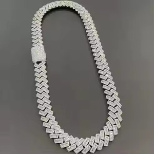 Moissanite Cuban Iced Out 925 Silver Hiphop Men VVS Diamond Moissanite Cadena de eslabones cubanos para unisex de La India - Product Image 5