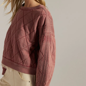 Sudadera Extra Grande para Mujer con Logotipo Frontal, Tejido Premium de Invierno, Estilo Urbano de Corte Holgado para una Comodidad Duradera - Product Image 3