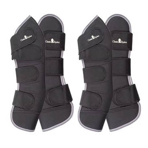 Chaussures médiévales en cuir Banque d'images détourées - Alamy