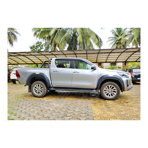 Asequible camioneta Hilux de doble cabina con eficiencia de combustible y calidad de construcción de servicio pesado - Product Image 5