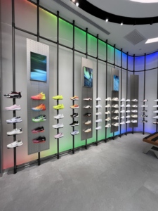 Arredamento per Negozi di Articoli Sportivi/Espositori per Calzature/Design per Negozi di Scarpe - Product Image 6