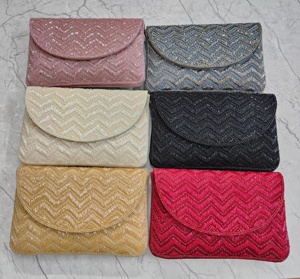 Sac à rabat élégant fait main avec des perles, détails en pierre, sac de mariage pour femmes, Inde, forte demande, acheteurs exportateurs - Product Image 2