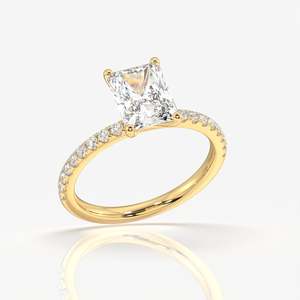 แหวนเพชรโมอิสซาไนต์ทรงเรเดียนท์คัท ทอง 18K แบบฝังเพชร - Product Image 3