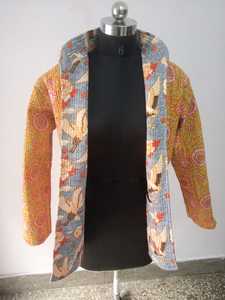 แจ็คเก็ตบุผ้าคอตตอนแท้สำหรับผู้หญิงแจ็กเก็ตผ้าปะสำหรับฤดูหนาวพิมพ์ลายบล็อกด้วยมือทำจากผ้าฝ้ายอินเดีย - Product Image 3