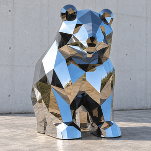 Scultura Geometrica di Orso in Acciaio Inossidabile con Pannelli Riflettenti Sfaccettati e Forma Animale Compatta per Esposizioni Artistiche in Giardino - Product Image 2