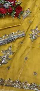 Costumes indiens brodés à la main non cousus de créateur moderne pour femmes, style traditionnel élégant pour les fêtes - Product Image 3