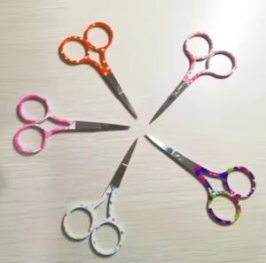 Ciseaux à cuticules brodés, dernier modèle |   Ciseaux à broder courbés |   Ciseaux à broder personnalisés en acier inoxydable allemand - Product Image 3