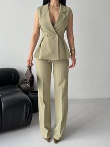 Ensemble blazer sans manches vert olive pour femme avec taille peplum et pantalon large, style bureau, couleur unie - Product Image 6