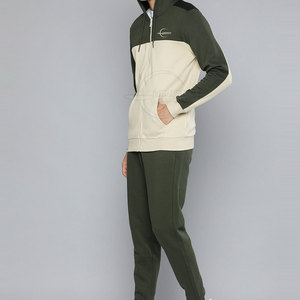 Chándal de hombre de color personalizado OEM, ropa informal de moda con patrón sólido de talla grande para invierno - Product Image 2