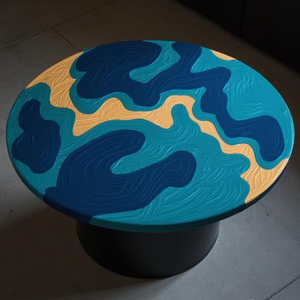 Plateau de table rond en résine de luxe design |   Surface polie artisanale pour tables à manger modernes, villas, hôtels et décoration intérieure - Product Image 3