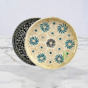 Plateau et assiettes de service ronds en nacre, faits à la main, style bohème, écologiques, tendance 2024, lot de 5 pièces, pour cadeaux, Vietnam - Product Image 2