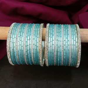 Fabricant indien de bijoux, pierre d'argent, bracelets en métal texturé brillant, ensemble de bracelets de mariage indiens traditionnels en cristal - Product Image 2