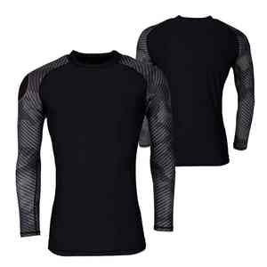 Camiseta de Protección Solar Ultraelástica para Hombre que Ofrece un Flujo de Aire Superior, Secado Rápido, Comodidad y un Movimiento Atlético Potente - Product Image 1