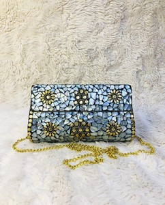 Pochette en mosaïque en métal faite à la main de créateur Sac à bandoulière à fermeture ouverte durable, portable, artisanal traditionnel indien Dernière mode de plage - Product Image 5