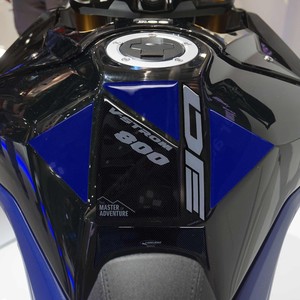 Autocollants de protection de réservoir 3D autocollants sur mesure et autocollant de logo pour réservoir de moto compatible avec Suzuki V-Strom 800DE - Product Image 1