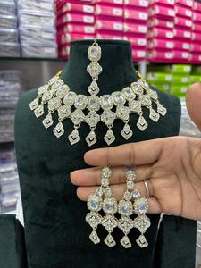 Ensemble de collier ras du cou en or plaqué indien lourd avec Kundan et Meenakari au dos pour filles et femmes, à porter pour les fêtes - Product Image 2