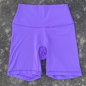 Shorts de sport pour femmes respirants et écologiques en coton 100% avec taille élastique - Product Image 5