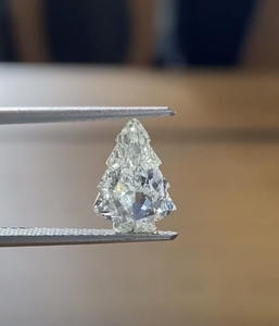 Collier Indien pour Femme avec Diamant de Laboratoire Ovale de 1 Carat, Poli, Écologique, Idéal pour Noël - Product Image 1