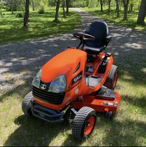 Tondeuse à gazon commerciale Kubota WHF19-52, 19 CV, essence, 52 pouces. - Product Image 3