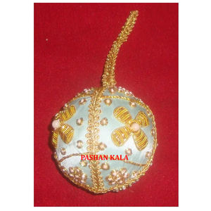 Best Ball Shape Handmade Christmas Hanging Exclusive Ornament For Home And Christmas Tree Decoration Purpose With Quality Fabric - Product Image 1