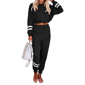 ชุดกีฬา2ชิ้นมีฮู้ดสำหรับผู้หญิงเสื้อผ้า2ชิ้นทำจากผ้าฝ้ายโพลีเอสเตอร์สำหรับฤดูใบไม้ร่วงโลโก้ออกแบบได้ตามต้องการ - Product Image 4