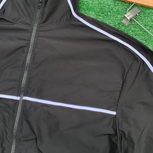 Veste pour hommes Survêtement en nylon tendance personnalisé coupe ample sérigraphié vêtements de sport d'hiver avec service OEM disponible - Product Image 4