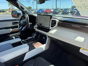 Toyota Tundra Capstone CrewMax Usada 2024 - Product Image 3