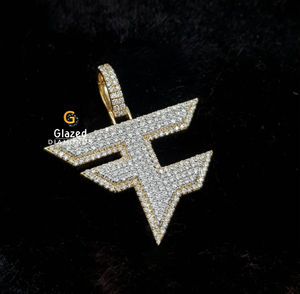 Dos tonos de lujo hecho a medida Hip Hop 10Kt colgante de oro sólido tachonado con corte redondo VVs diamantes cultivados en laboratorio para Unisex - Product Image 3