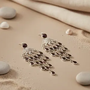 Pendientes Largos de Granate Elegantes - Pendientes de Araña de Moda - Product Image 1