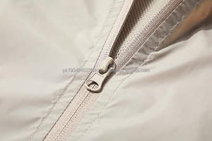 Chaquetas cortavientos ligeras para hombre, chaqueta impermeable con bolsillo y capucha para exteriores - Product Image 4