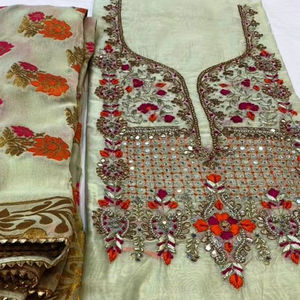 ชุดสูทปักด้วยมือดีไซน์เนอร์ทันสมัยสำหรับผู้หญิงงานปาร์ตี้สไตล์ดั้งเดิมแฟชั่นอินเดีย - Product Image 1