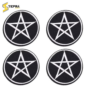 Meilleure qualité grande lettre broderie patchs TEPRA SPORTS nouveaux patchs coeur fleur école Clubs chapeau usine taux feutre - Product Image 3