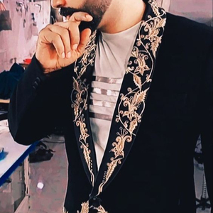 DISEÑADOR DE LA CHAQUETA PESADA CON BORDADO EN LA CHAQUETA Y TAMBIÉN ZAPATO A JUEGO CON VESTIDO PARA FIESTA/BODA @ 2023 - Product Image 1