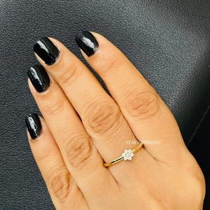 Anillo minimalista de flor delicada de diamante natural de oro macizo de 14K. - Product Image 2