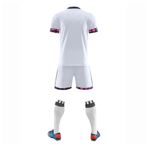 Nouvel Arrivage Vêtements d'Équipe Vêtements de Football Uniformes de Football Logo Personnalisé Qualité Supérieure Uniforme de Football Respirant Fabriqué au Pakistan - Product Image 3