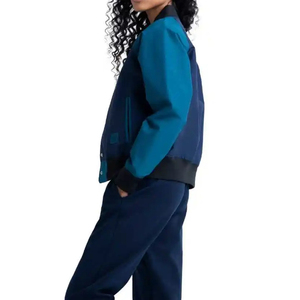 Veste universitaire décontractée personnalisée pour femme, style streetwear cool, en molleton et laine, vente en gros, sur mesure - Product Image 3