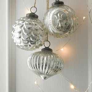 Adornos navideños hechos a mano de lujo con acabado dorado, adornos colgantes en forma de bola, decoración de Festival inastillable para árboles caseros - Product Image 1