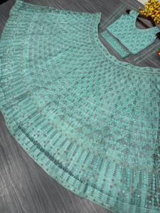 Lehenga DE BODA hermoso y más de tendencia con hermoso trabajo de bordado pesado, trabajo de lentejuelas, trabajo de codificación pesado - Product Image 6