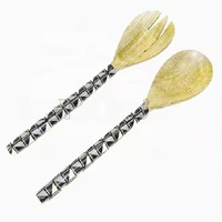 Meilleur nouveau style de cuillère à salade en bois de manguier fait à la main ensemble de couverts avec impression en émail pour la cuisine, la maison et le restaurant