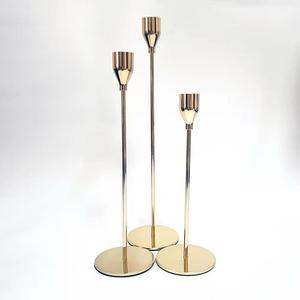 Tarros de vela de metal de hierro hechos a mano con tapa Taza de vela martillada con acabado dorado para la decoración del hogar y la boda - Product Image 2