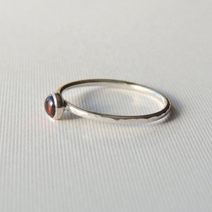 925แหวนหัวรองประดับเงินสเตอร์ลิงพร้อมชุดฝาโกเมนทรงหลังเบี้ยธรรมชาติขนาด4มม. จากอินเดียสำหรับงานแต่งงานของขวัญหมั้น - Product Image 2