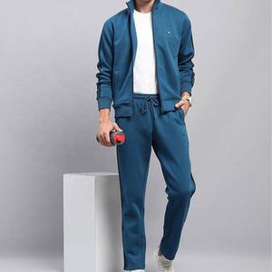 Conjunto Deportivo de Hombre con Pantalones Jogger y Sudadera con Capucha de Dos Piezas Personalizable OEM - Product Image 1