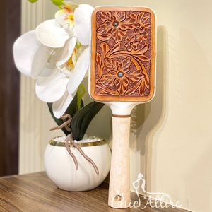 2024 nouvelle tendance véritable cuir usiné à la main Cowgirl brosse à cheveux peignes Boho Western cuir peignes élégant quotidien utilise accessoire de cheveux - Product Image 1