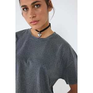 Camiseta Corta con Adornos de Piedras - Product Image 4