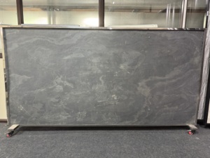 Revêtement mural extérieur en pierre d'ardoise naturelle 100% écologique ultraléger, K. Black Gold Resin Back, épaisseur 2 mm - Product Image 5