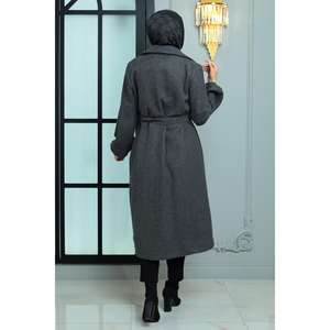 Broche Détaillée pour Femme, Accessoire de Mode Élégant pour Manteau en Duvet - Product Image 5