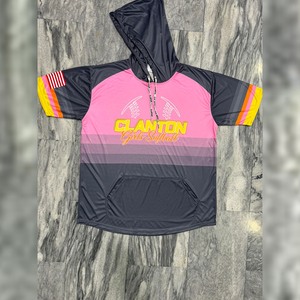 ชุดเซ็ตเสื้อฮู้ดแขนสั้นและกางเกงขาสั้นผ้าฟลีซน้ำหนักเบาแฟชั่นสำหรับผู้ชาย เหมาะสำหรับฤดูหนาว ผลิตด้วยเทคนิคการย้อมสีแบบเรียบ - Product Image 1