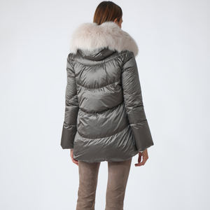 Veste matelassée en gris argenté métallisé pour femmes, capuche en fausse fourrure, manteau d'hiver pour femmes, vêtements d'extérieur matelassés brillants, chaud et tendance - Product Image 6