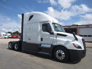 Used 2022 <b>Freightliner</b> PT126 Diesel Automatic Euro 5 Highway Tractor <b>Truck</b> for Export - Product Image 3
