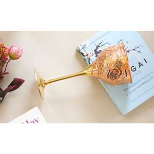 Verre à champagne en cuivre pur fait main avec support à motif en relief inclus - Product Image 3